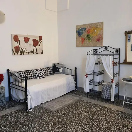 Apartment Patty Cannole